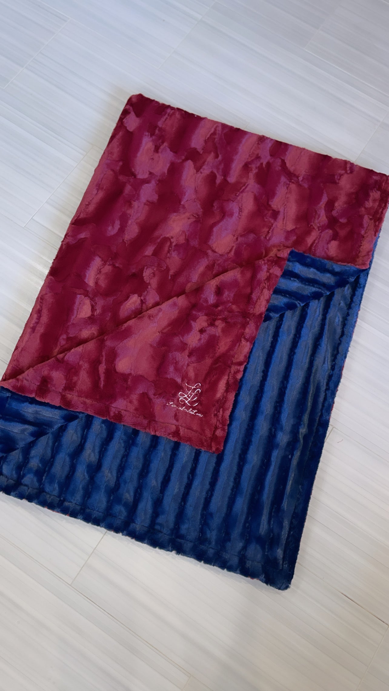 Luxe Cuddle® Hide Merlot
