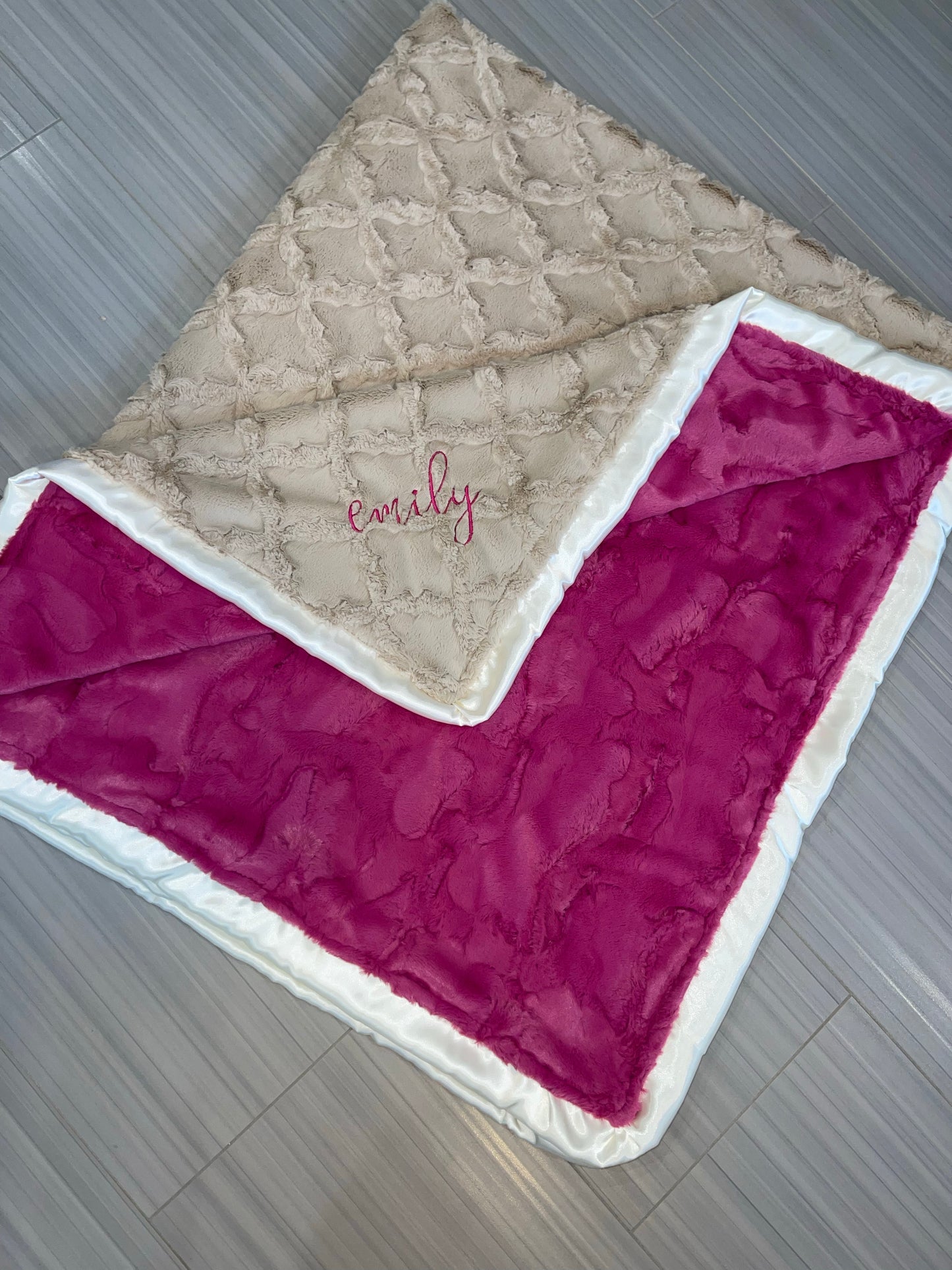 Luxe Cuddle® Hide Magenta
