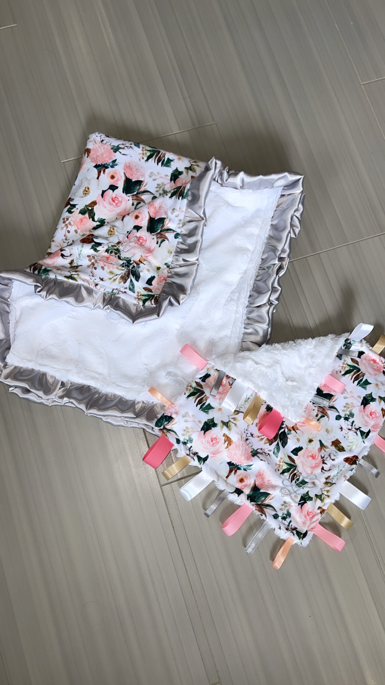 Luxe Cuddle® Hide Snow