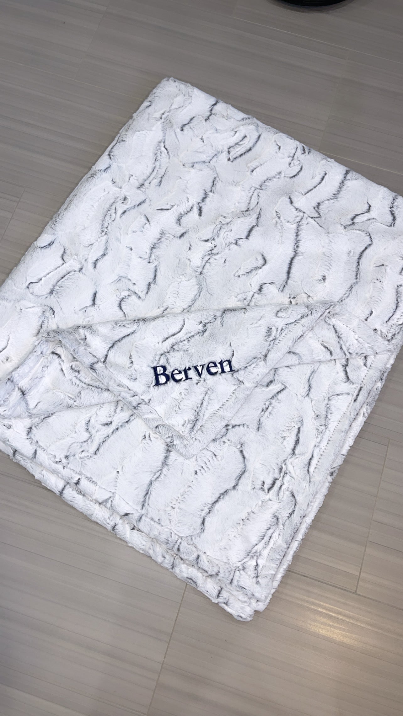 Luxe Cuddle® Frosted Hide Titan