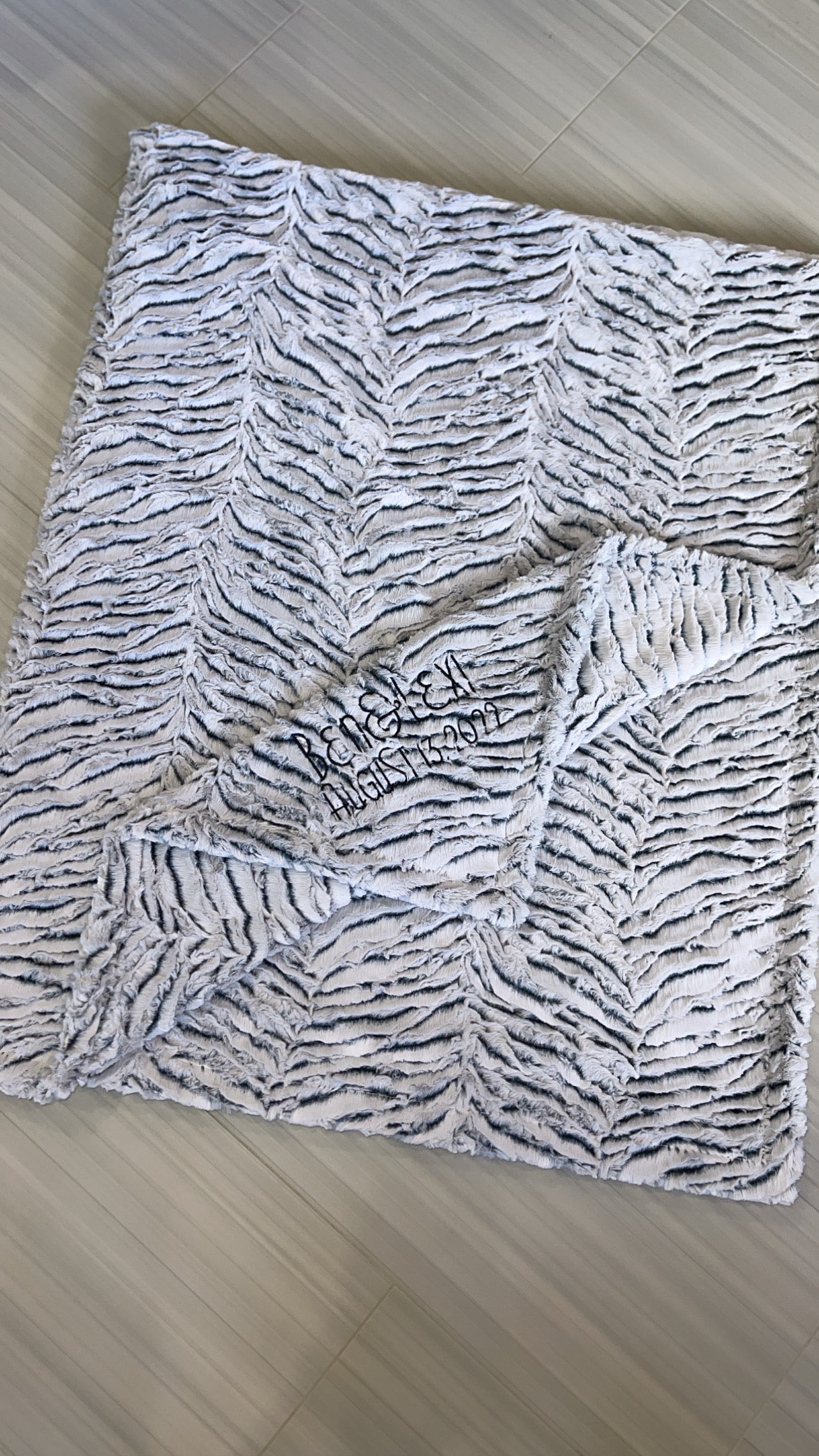 Luxe Cuddle® Frosted Zebra Gray