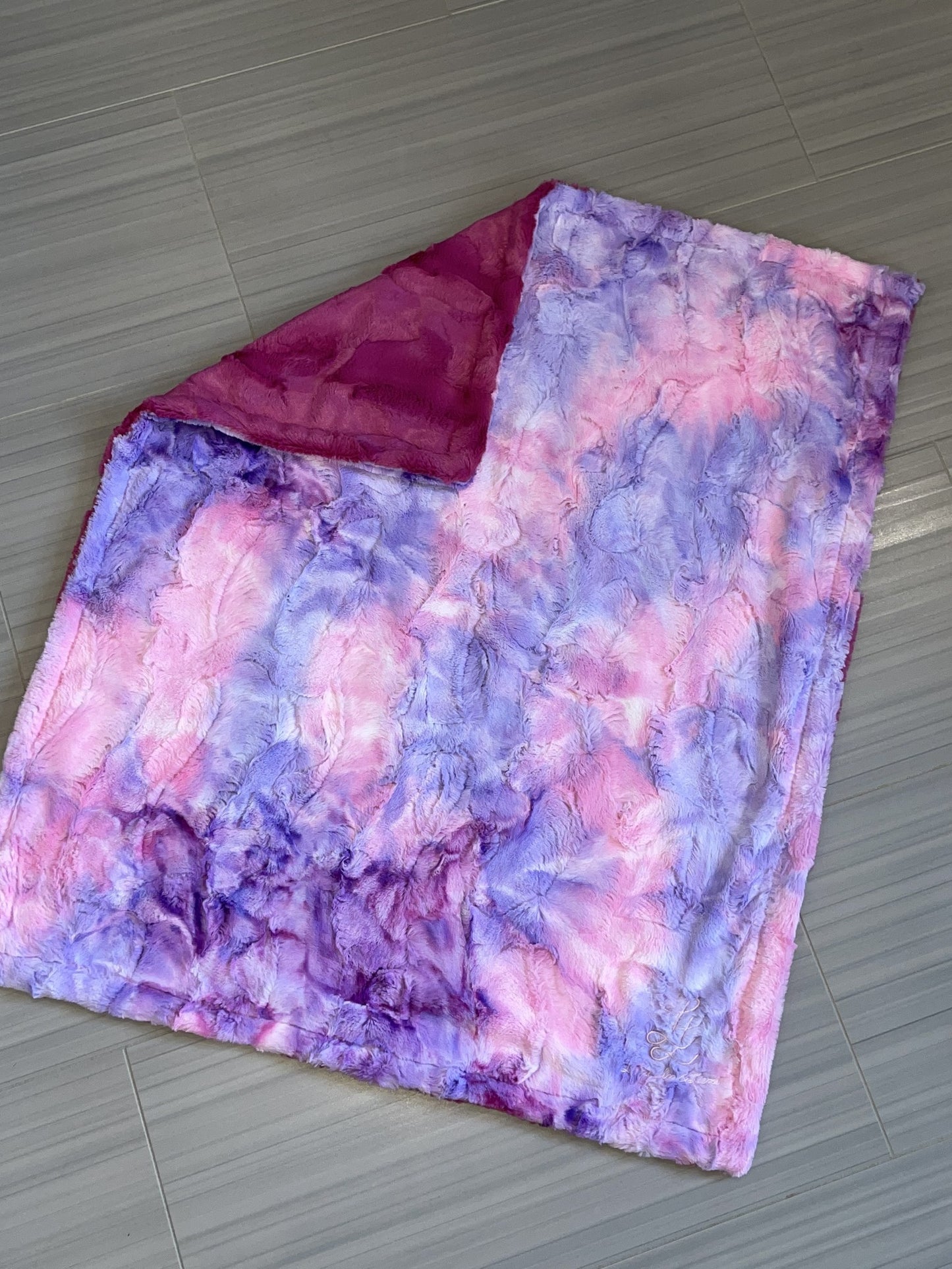 Luxe Cuddle® Hide Magenta