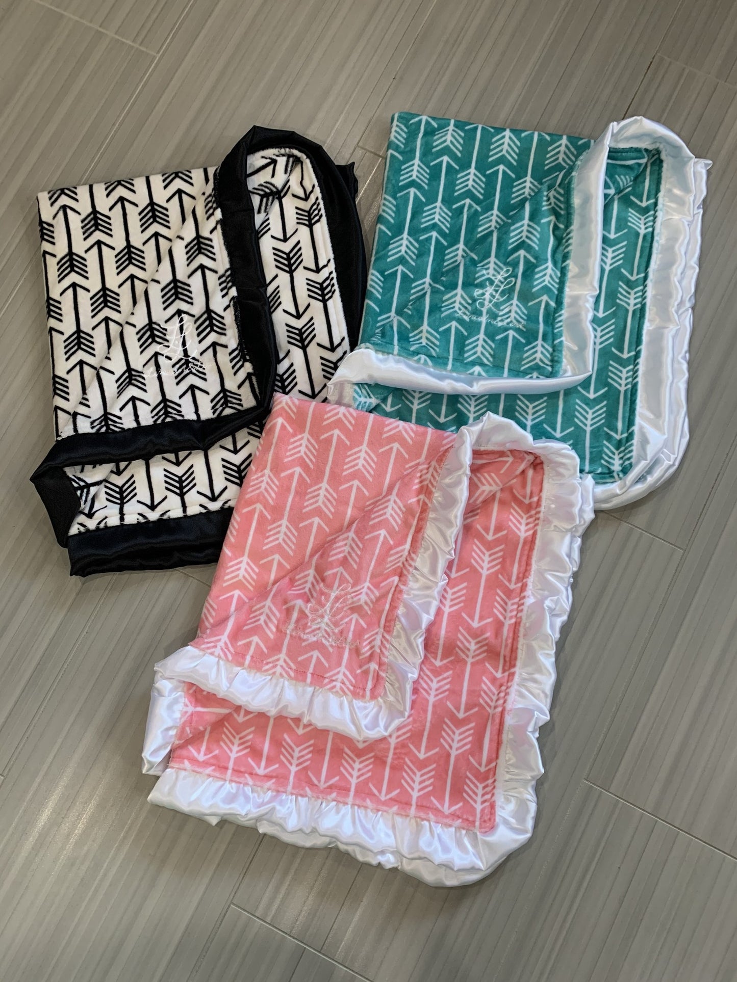 Coral/Snow Premier Archer Cuddle