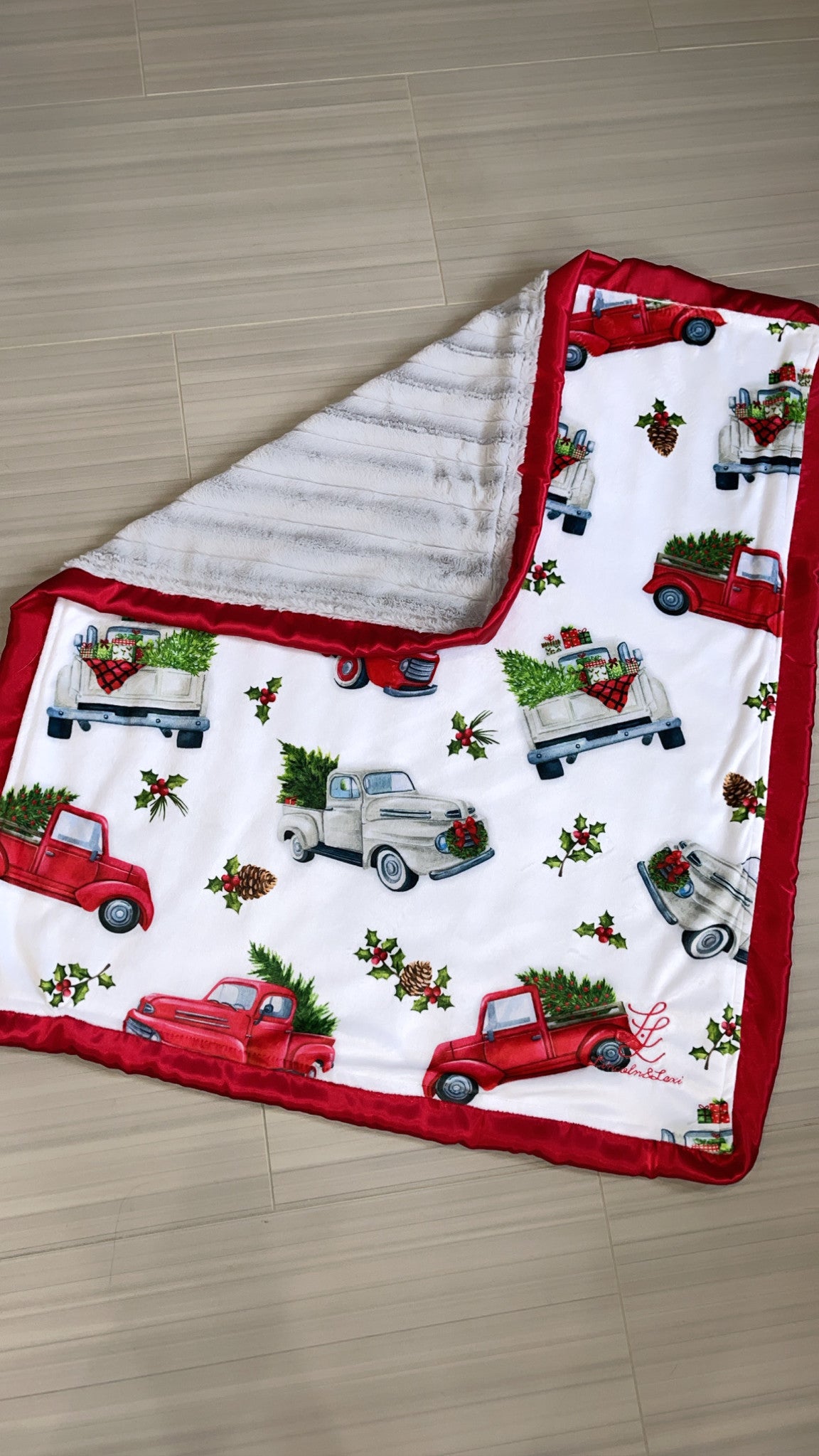 Tree Pickup Digital Cuddle® Snow