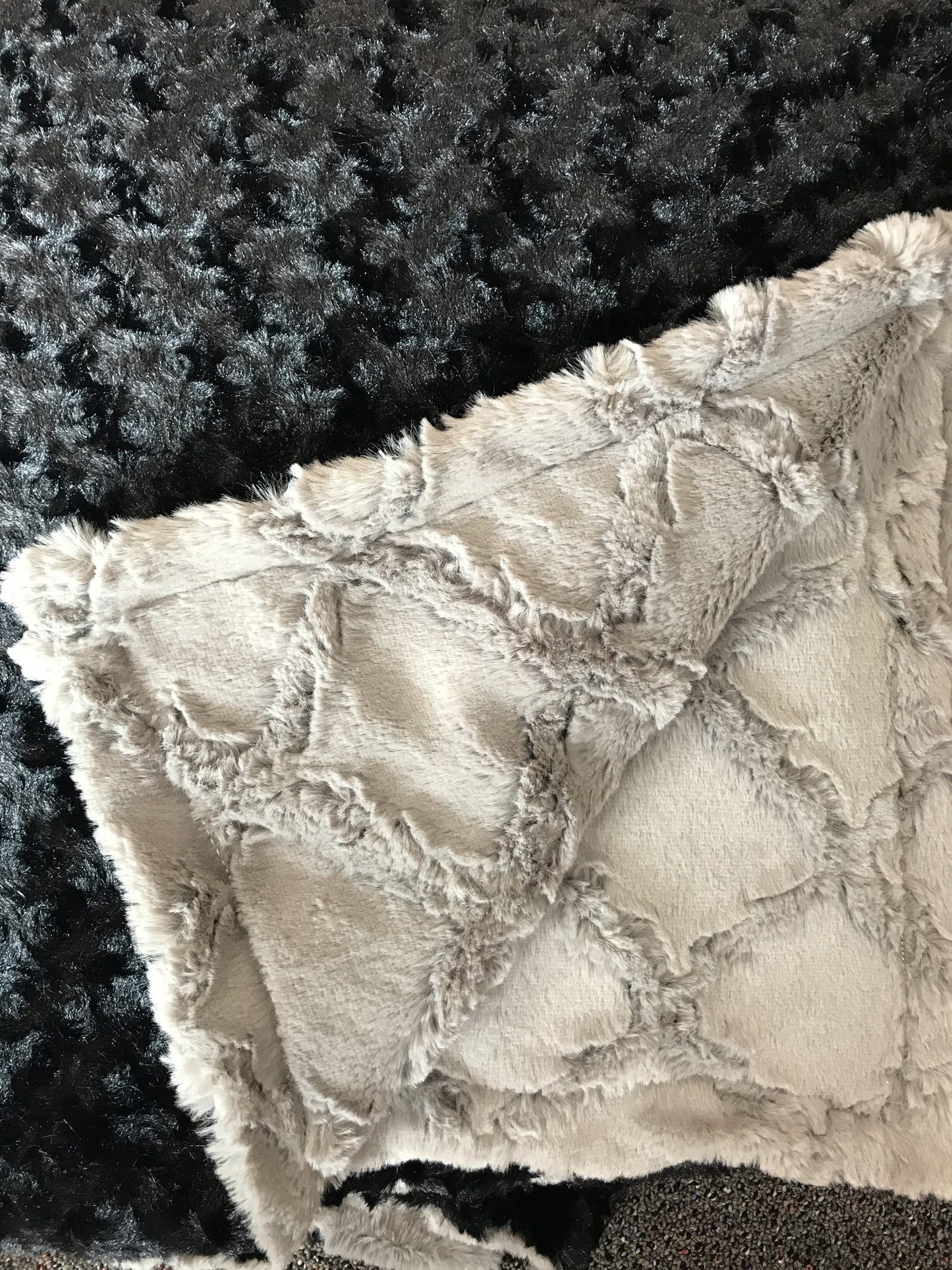 Luxe Cuddle® Rose Black