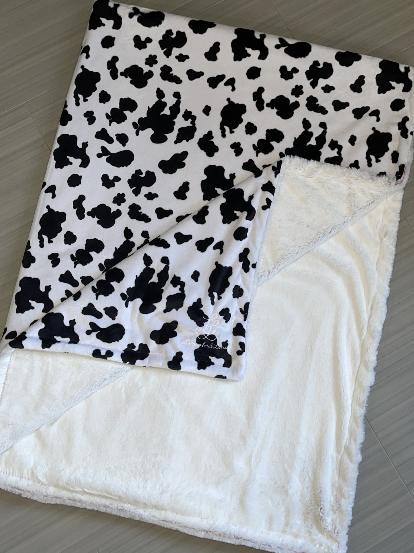 Cow Cuddle® Black/White
