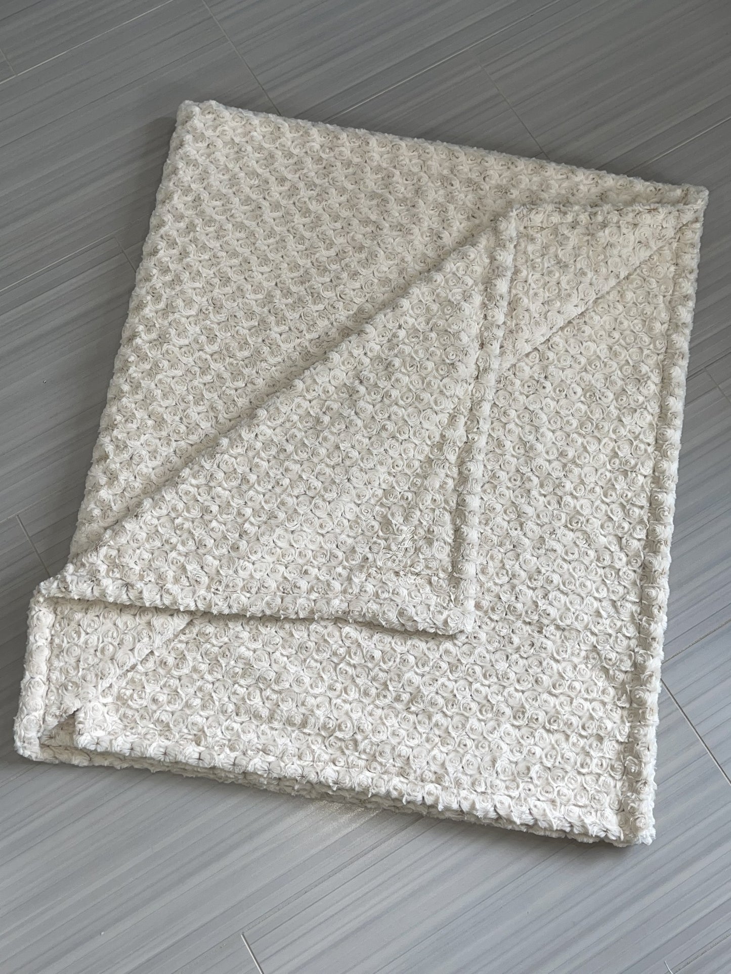 Luxe Cuddle® Frosted Rose Camel/Beige