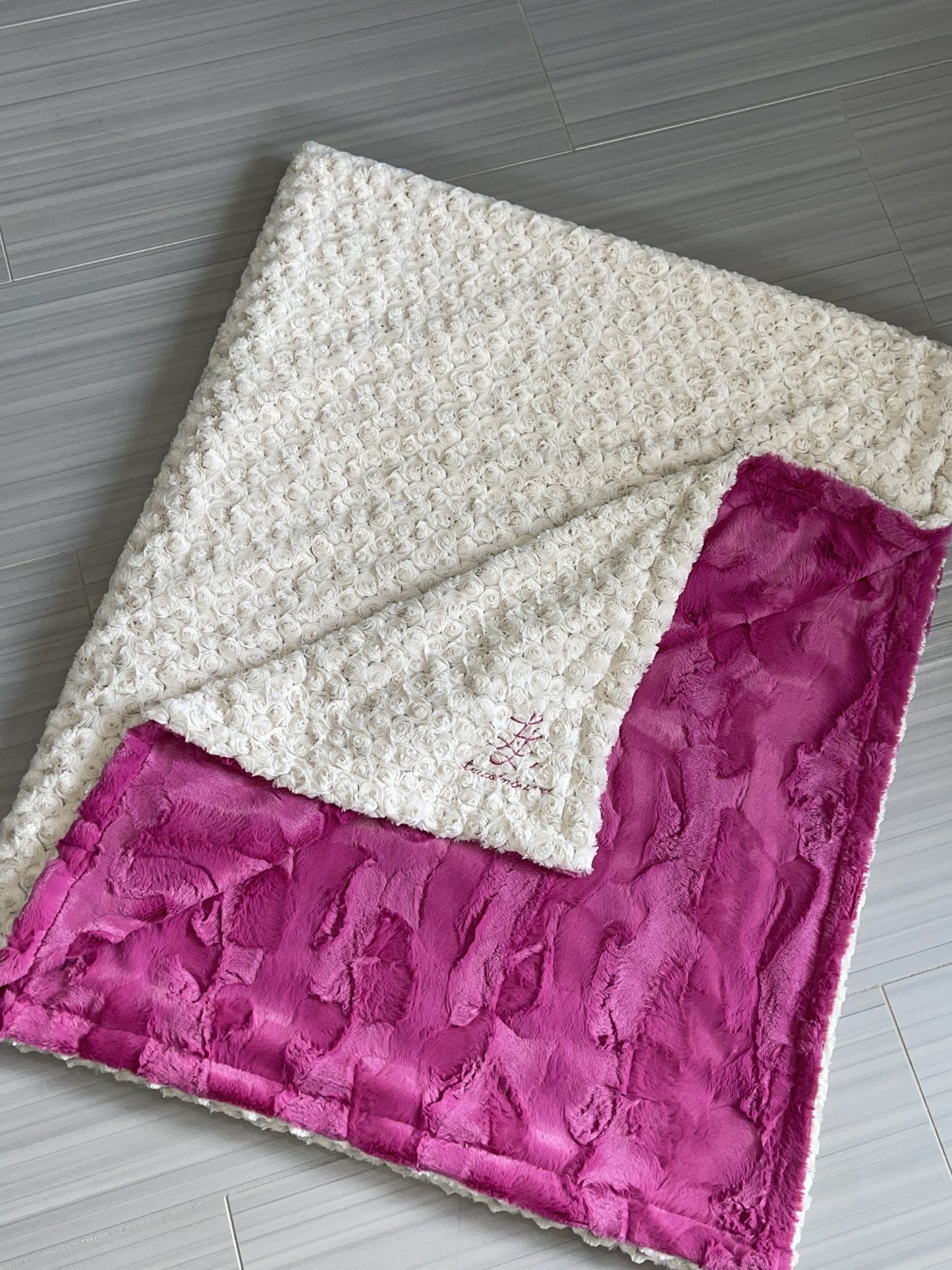 Luxe Cuddle® Frosted Rose Camel/Beige