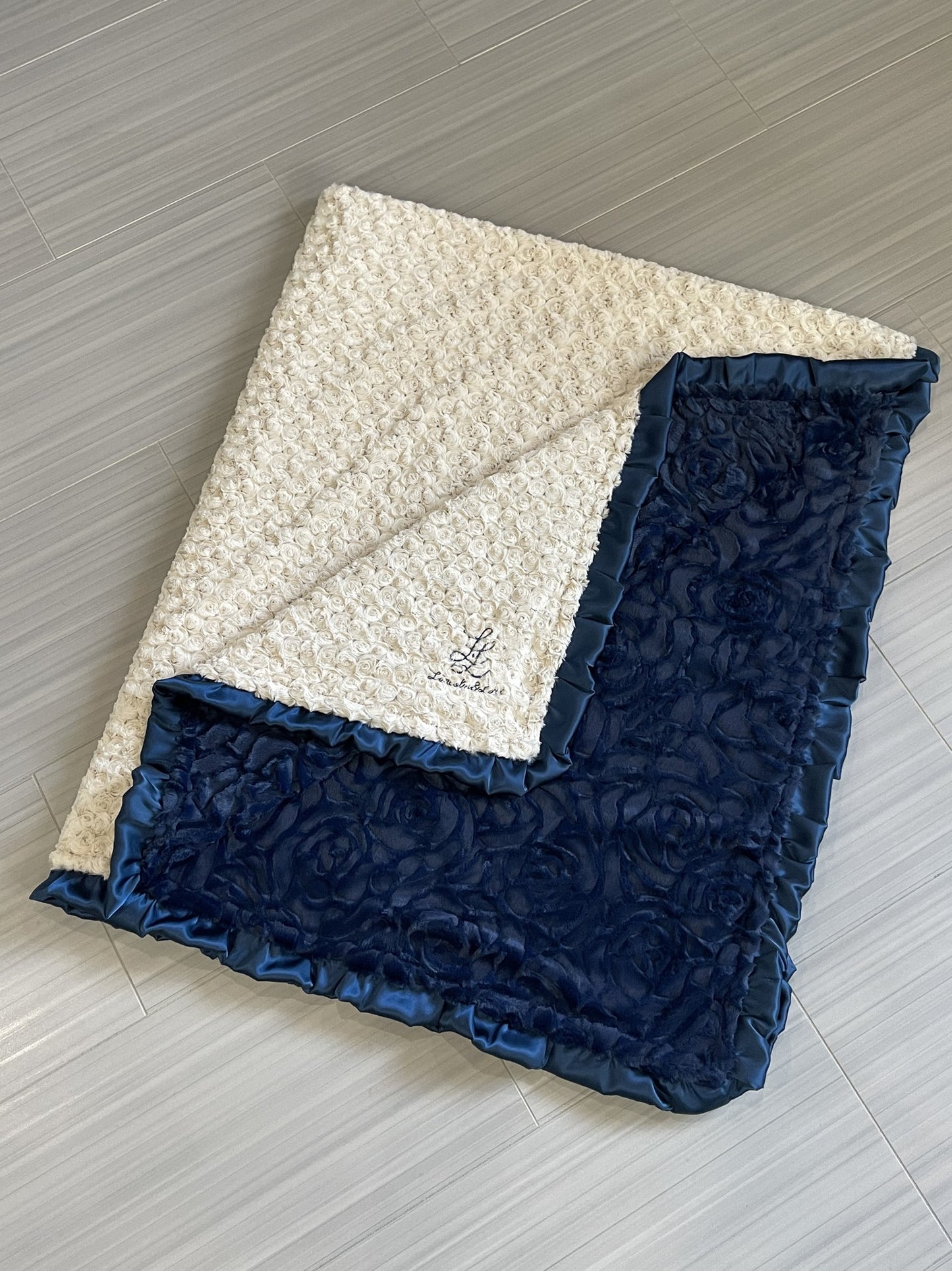 Luxe Cuddle® Frosted Rose Camel/Beige