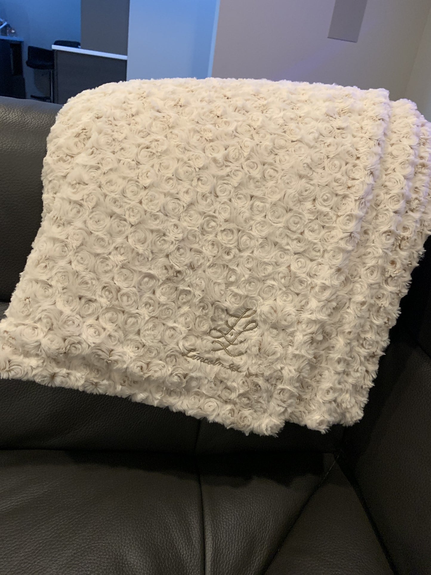 Luxe Cuddle® Frosted Rose Camel/Beige