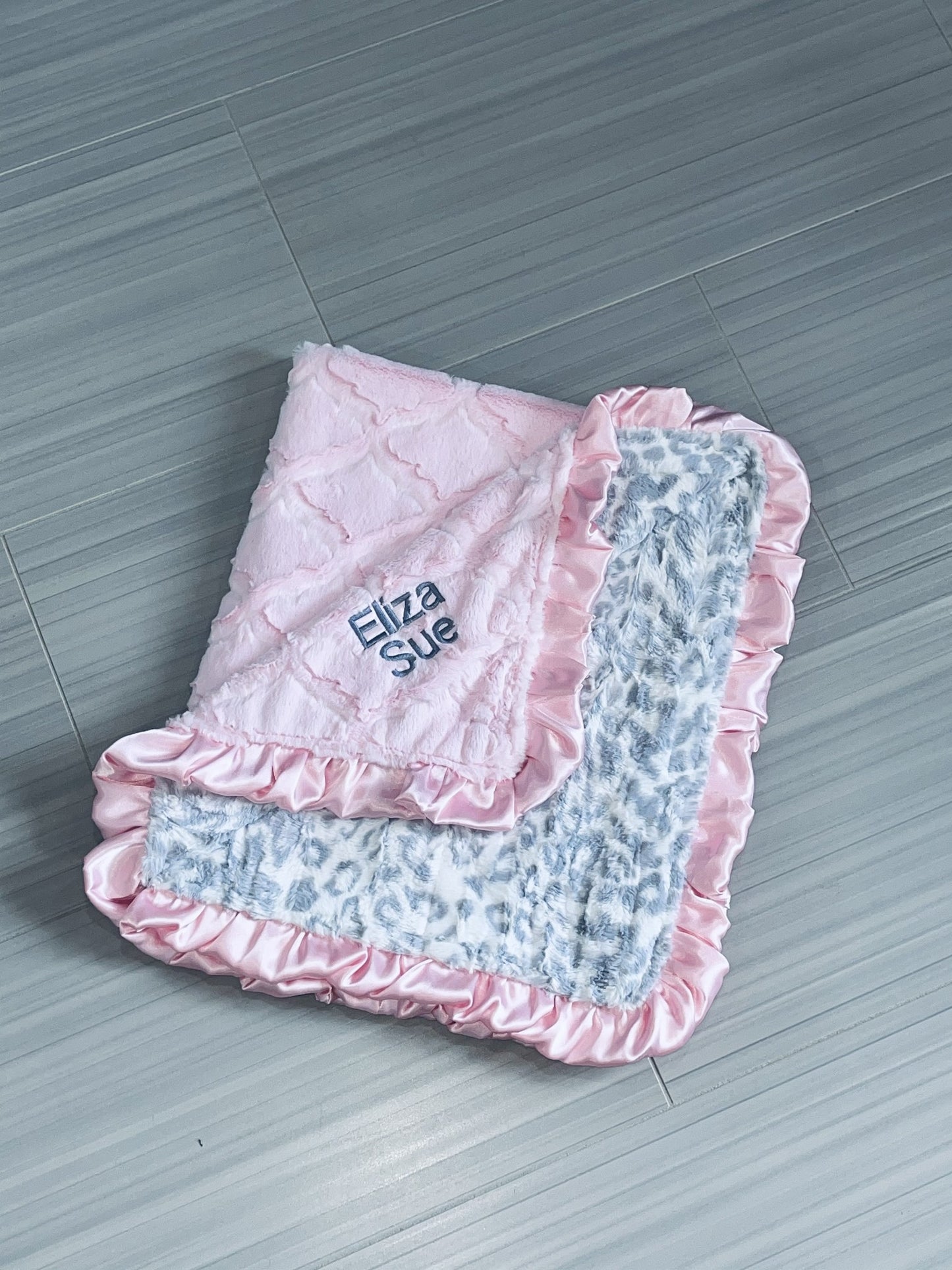 Luxe Cuddle® Jaguar Vapor