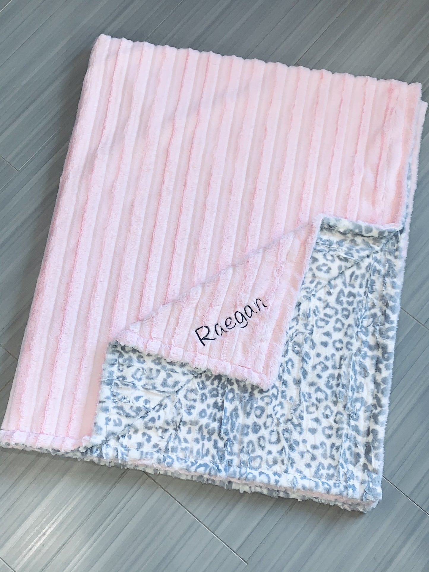 Luxe Cuddle® Jaguar Vapor