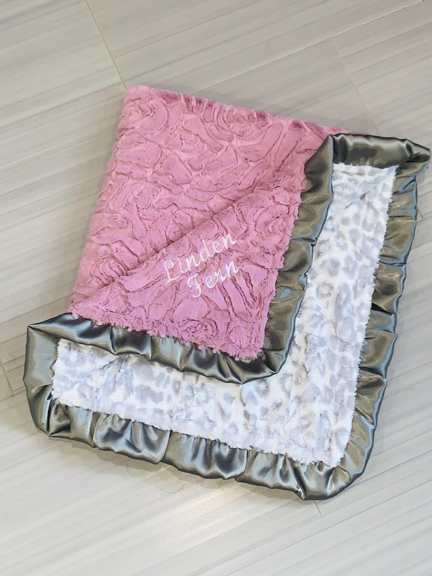 Luxe Cuddle® Jaguar Vapor